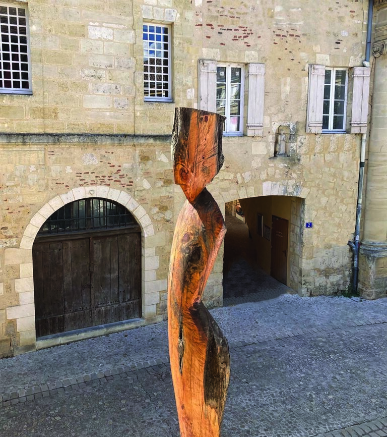 photo d'une sculpture en exterieur
